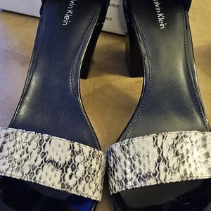 Calvin Klein Womens size 10 peep toe, ankle strap sandal